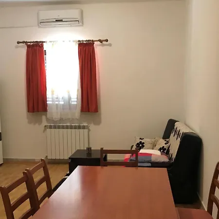 Simplistic In With Swimming Pool Apartamento Poreč