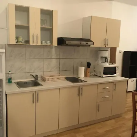 Simplistic In With Swimming Pool Apartamento Poreč