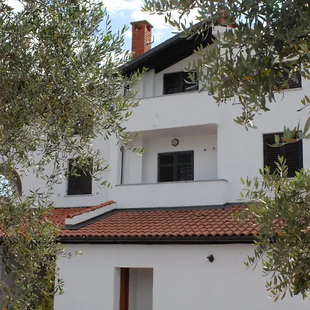 Apartamento Simplistic In With Swimming Pool