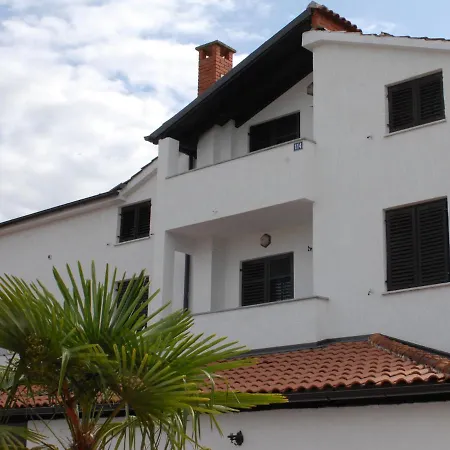 Apartamento Simplistic In With Swimming Pool Poreč