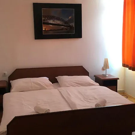 Simplistic In With Swimming Pool * Poreč